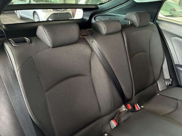 2021 TOYOTA PRIUS photo 10