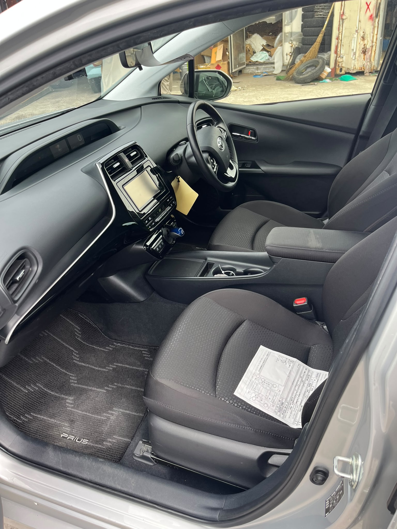 2022 TOYOTA PRIUS photo 10