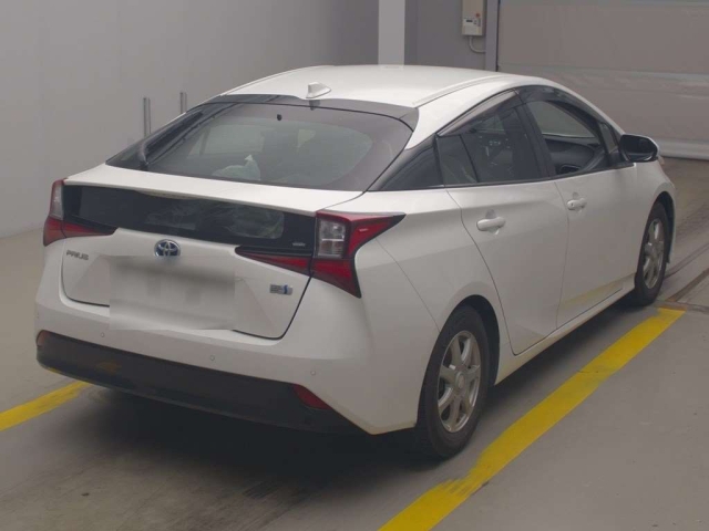2021 TOYOTA PRIUS photo 18