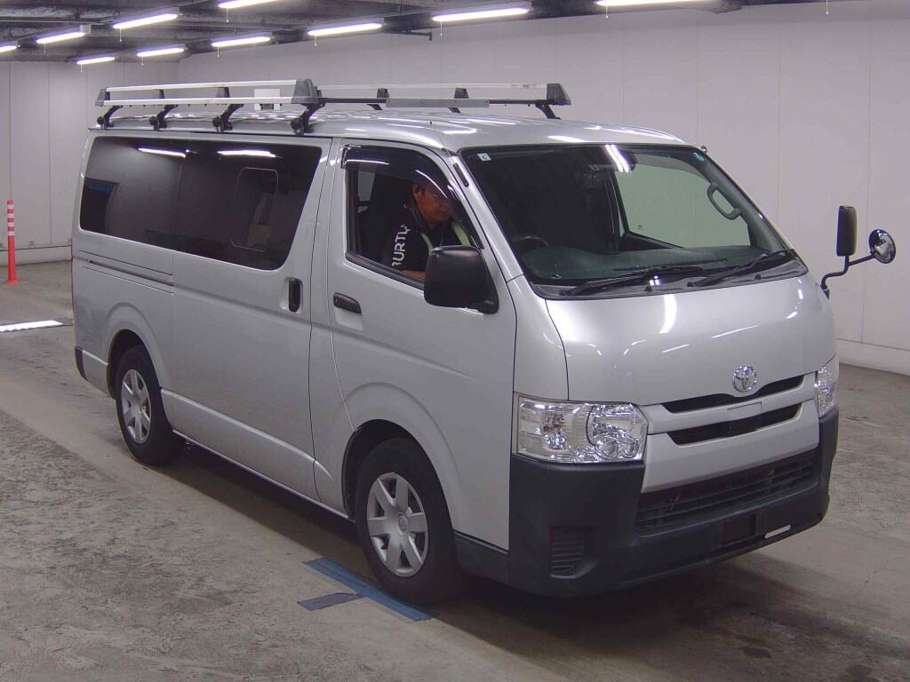 2018 TOYOTA HIACE VAN