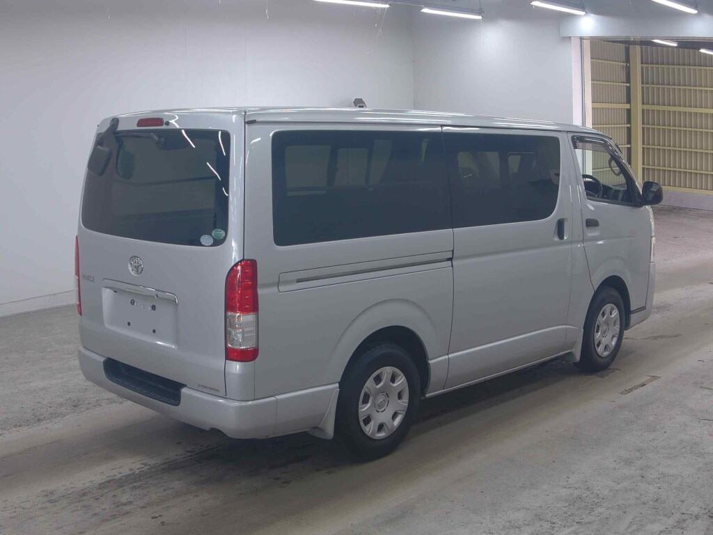 2017 TOYOTA HIACE VAN photo 20