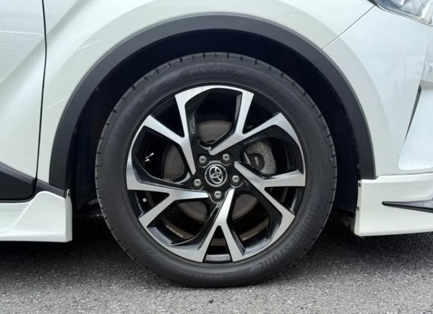 2018 TOYOTA C-HR HYBRID G GRADE photo 14