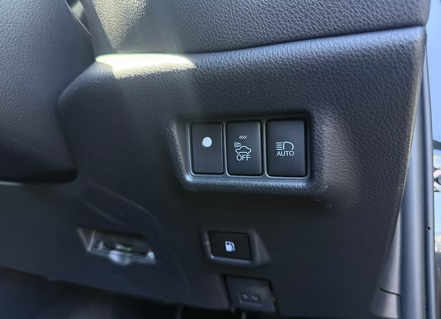 2017 TOYOTA C-HR HYBRID G GRADE photo 11