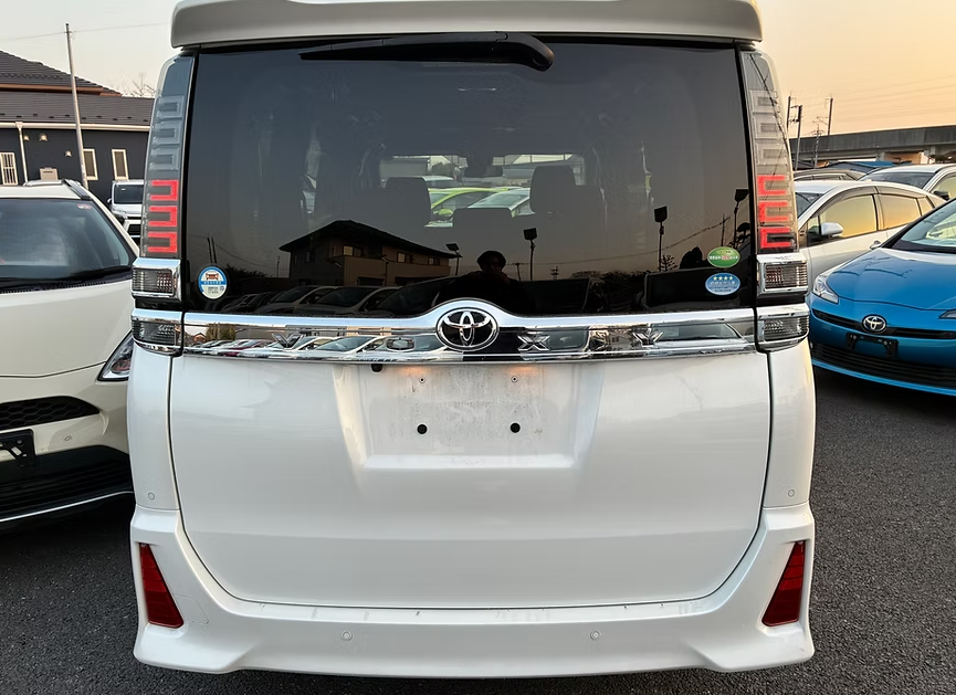 2019 TOYOTA VOXY ZS KIRAMEKI 8 SEATERS photo 3
