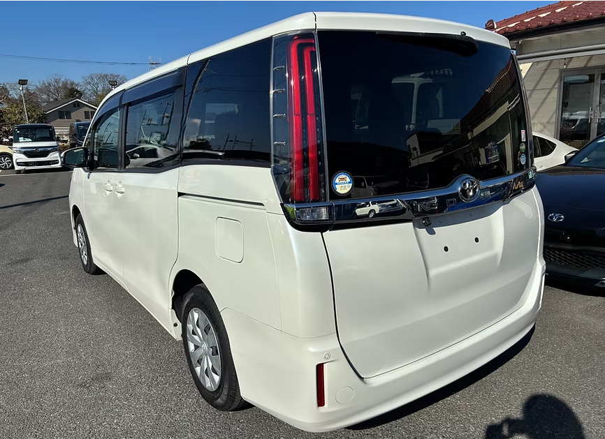 2018 TOYOTA NOAH X GRADE photo 3
