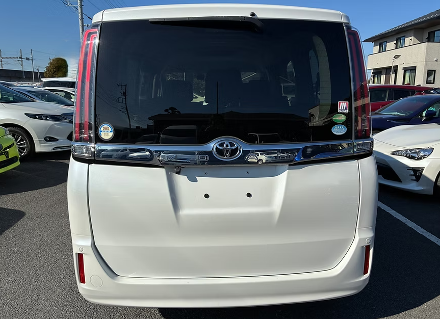2018 TOYOTA NOAH X GRADE photo 4