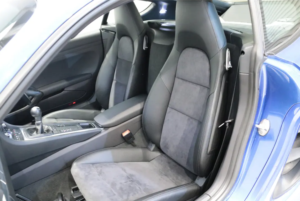 2018 PORSCHE 718 CAYMAN  2.0 6-speed manual transmission, half-leather seats photo 6
