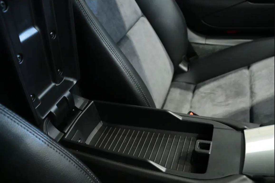2018 PORSCHE 718 CAYMAN  2.0 6-speed manual transmission, half-leather seats photo 18