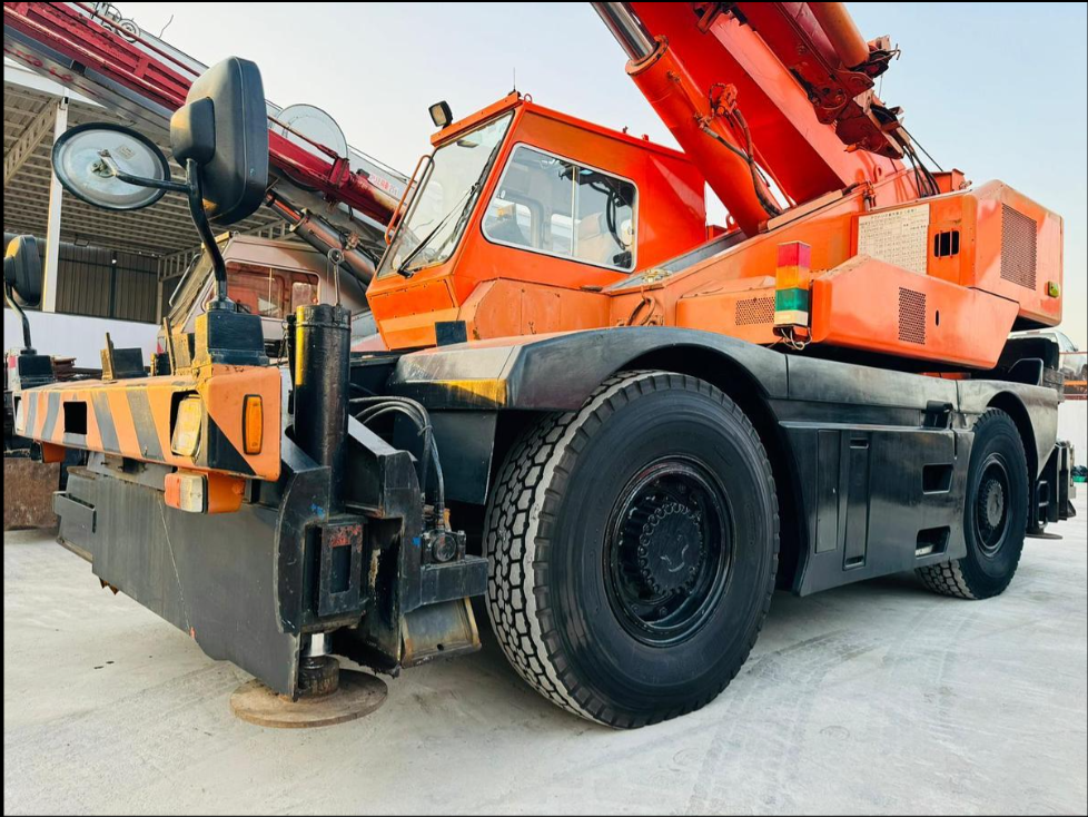 1995 KATO Cranes - KR-25H-V2 photo 2