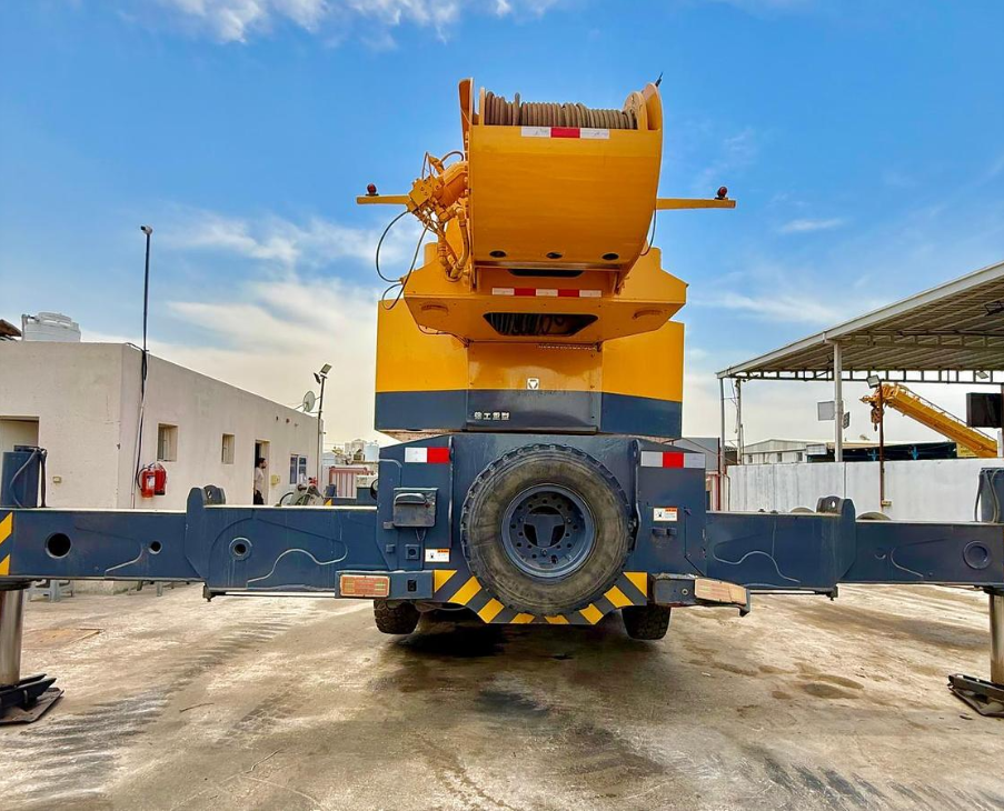 2013 XCMG Crane - QY130K 130 ton photo 3
