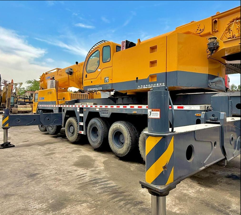 2013 XCMG Crane - QY130K 130 ton photo 4