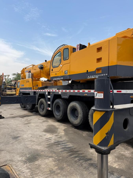 2013 XCMG Crane - QY130K 130 ton photo 5