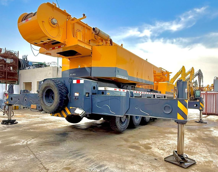 2013 XCMG Crane - QY130K 130 ton photo 7